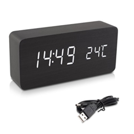 kwmobile Wecker Uhr in Holzoptik digital - Digitalwecker Anzeige von Uhrzeit Temperatur Datum - Alarm Clock mit USB Kabel in Schwarz mit weißen LEDs - 1